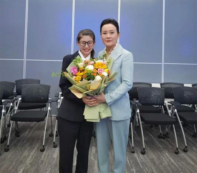 发现岁月从不败美人60岁反而更美开元棋牌看了娜仁花的老年打扮才(图10)