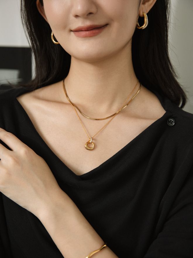 芷蕾种草的宝藏单品确实很好搭！ky开元棋牌推广 被刘亦菲、辛(图2)