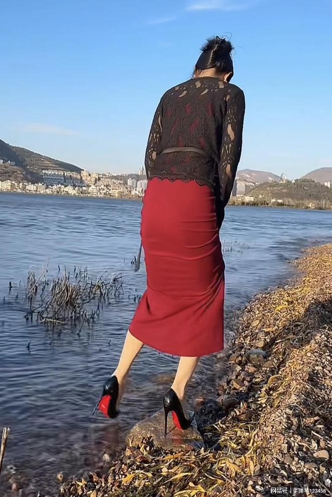 气质的女性该有穿搭思路开元ky棋牌这才是成熟