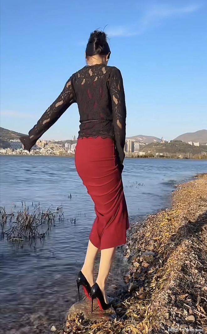 气质的女性该有穿搭思路开元ky棋牌这才是成熟(图7)